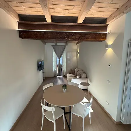 Casa Iside アパート カンノビオ