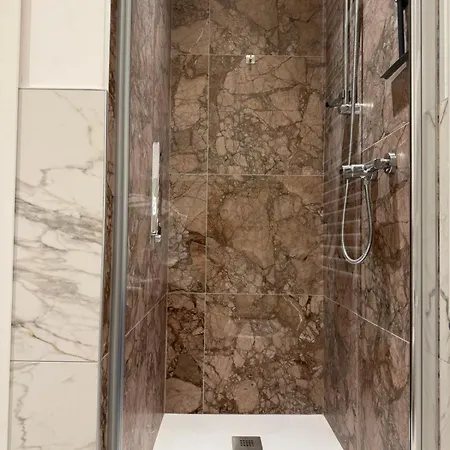 Casa Iside * קנוביו
